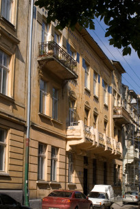 Vul. Bohomoltsia, 8. A view of the main facade