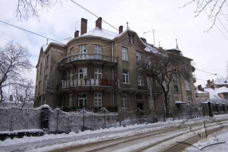 Vul. Kotliarevskoho, 23. An overall view