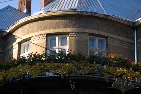 Vul. Kotliarevskoho, 23. Fragment of the corner part of the building