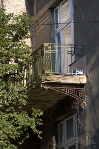 Vul. Kotliarevskoho, 23. 2nd floor balcony on the main facade