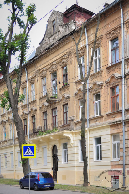 Vul. Henerala Chuprynky, 7 – residential building