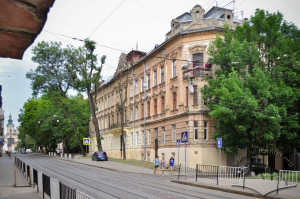 Vul. Henerala Chuprynky, 9 – residential building