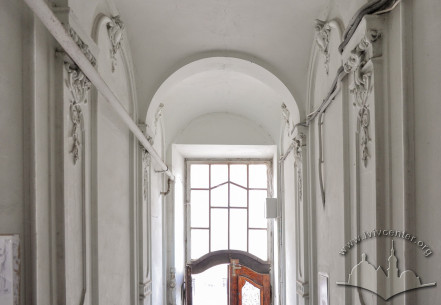 Vul. Henerala Chuprynky. 9. Interior of the entryway