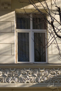 Vul. Bohuna, 7. A 2nd floor window