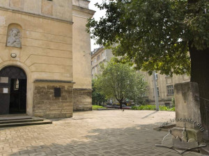 Vul. Snizhna – Virgin Mary Statue (does not exist)
