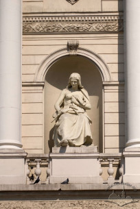 Prosp. Svobody, 28. The Drama statue in the main facade niche