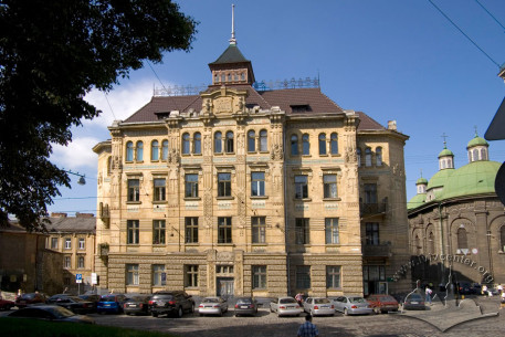 Vul. Ruska, 20. Side façade from Pidvalna street