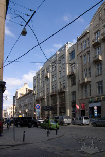Вул. Коперника, 1-3. Вигляд у напрямку просп. Свободи