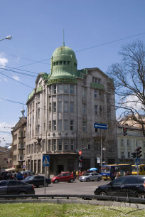 Вул. Гнатюка, 2. Загальний вигляд будинку