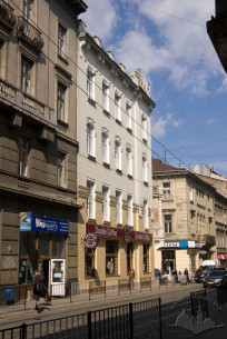 Вул. Костюшка, 1. Вигляд з південно-західної частини вул. Дорошенка