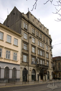 Пл. Соборна, 7. Вид на західний фасад