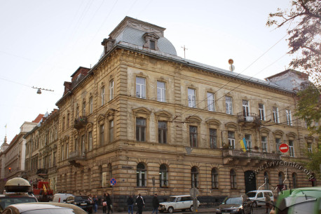 Vul. Krushelnytskoyi, 1. An overall view of the building from the north