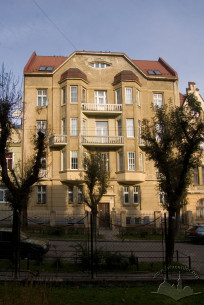 Вул. Паркова, 14. Головний фасад будинку