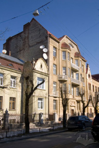 Вул. Паркова, 14. Вигляд з південного заходу