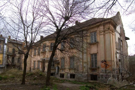 Пл. Галицька, 10. Вигляд з північного захoду
