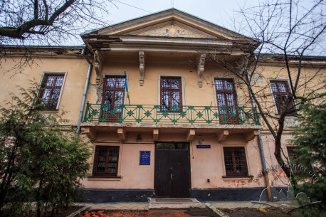 Вул. Зелена, 24. Центральна частина головного фасаду.