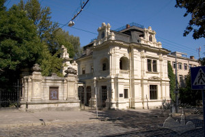 Вул. Коперника, 40а – всеукраїнськe товариствo охорони пам'яток
