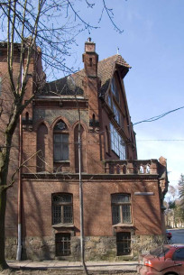 Вул. Листопадового чину, 11. Наріжник, вигляд з вул. Новаківського