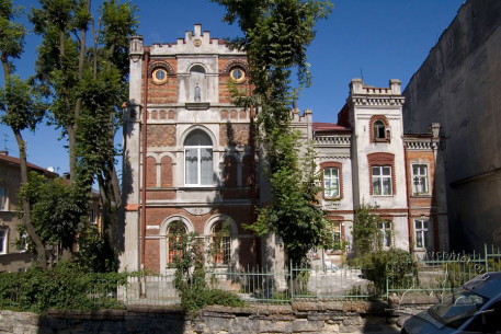Vul. Hlibova, 12. The principal facade