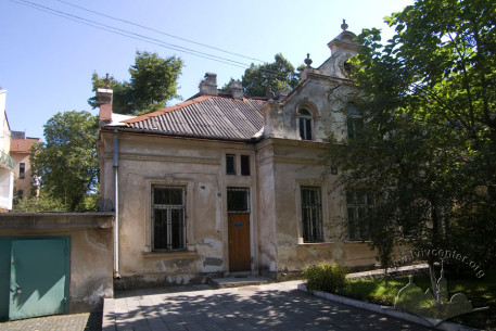 Вул. Коновальця, 47.