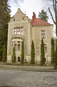 Вул. Глінки, 7. Головний фасад