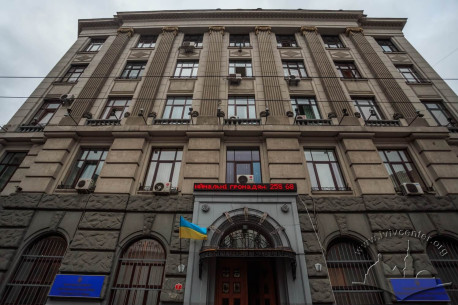 Pl. Henerala Hryhorenka, 3. The principal facade
