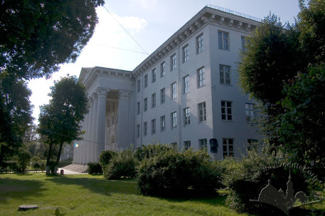 Vul. Pekarska, 50. A view from the northwest