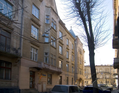 Vul. Bohomoltsia, 2. View of the main (northern) facade