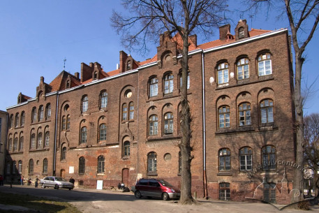 Vul. Bandery, 11. The rear facade/ a view from vul. Verbytskoho