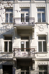 Vul. Bohomoltsia, 11. Main facade (a fragment)