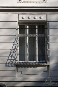 Vul. Bohomoltsia, 11. A 1st floor window