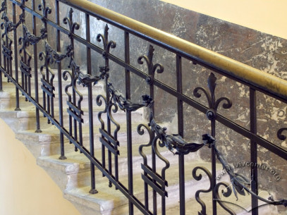 Vul. Bohomoltsia, 15. The stairs