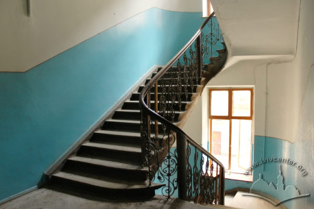 Vul. Bohomoltsia, 1. The staircase in the western part of the building