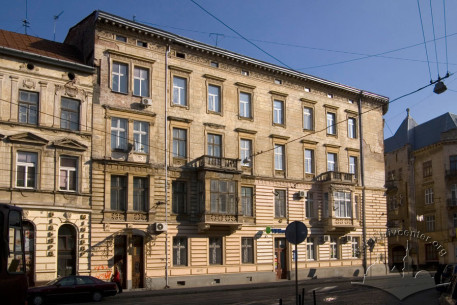 Vul. Bohomoltsia, 1. Western facade (which faces Franka str.)