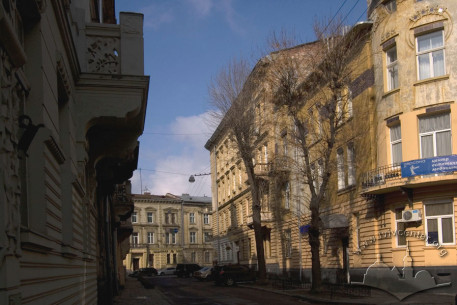 Vul. Bohomoltsia, 1. A view from Bohomoltsia str.