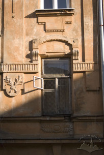 Vul. Bohomoltsia, 11a. A 2nd floor window