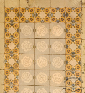 Vul. Bohomoltsia, 11a. Ceramic floor tiles on the first floor