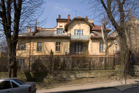 Vul. Kolberga, 8. View of the lateral facade from Kotliarevskoho str.