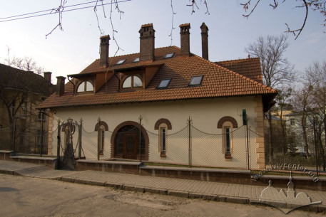 Vul. Metrolohichna, 2. North-eastern elevation