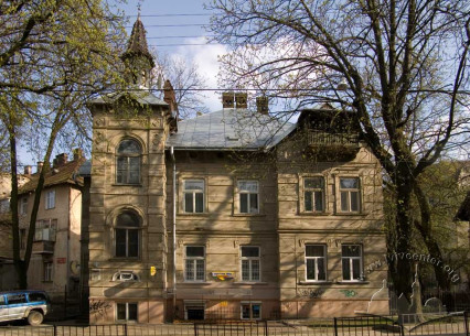 Вул. Генерала Чупринки, 19. Вид на головний фасад