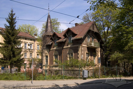Vul. Henerala Chuprynky, 21. A view from the south