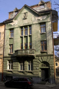 Vul. Zdorovia, 6. The main facade