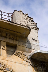 Vul. Bohomoltsia, 3. Part of the Art Nouveau attic above the corner part of the building