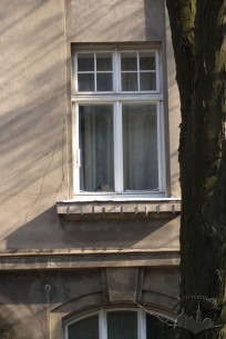 Vul. Kotliarevskoho, 15. A 2nd floor window