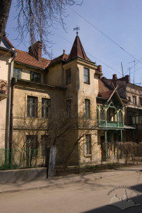 Vul. Kotliarevskoho, 29. A view of the main facade
