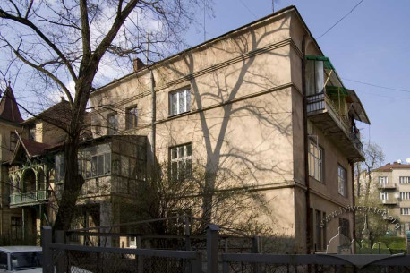 Vul. Kotliarevskoho, 31. A view from the south