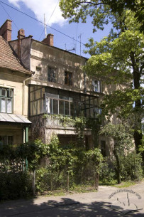 Vul. Kotliarevskoho, 31. The main facade (a view from the west)