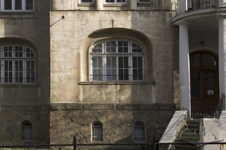 Vul. Henerala Chuprynky, 49. One of the ground floor windows