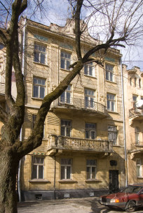 Vul. Bohomoltsia, 5. View of the main facade