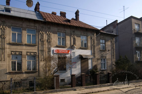 Vul. Kotliarevskoho, 16. The main facade